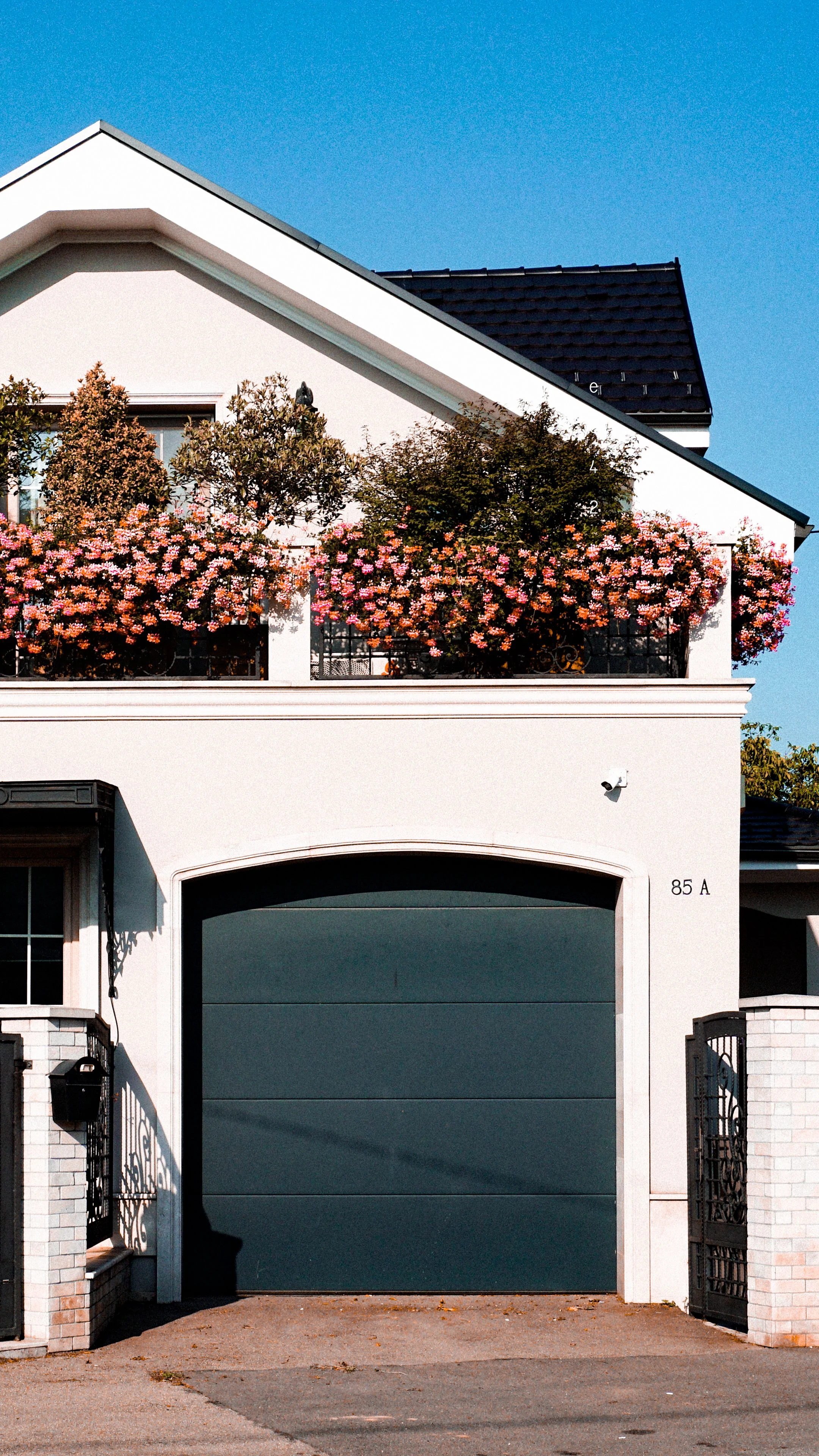 Residential garage door in Chicopee